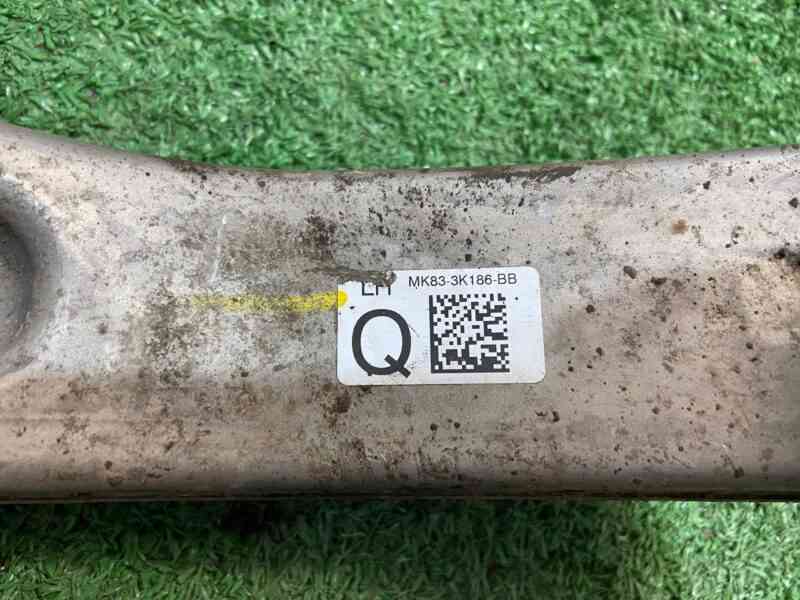 T4A44372 Steering knuckle (pin) front left Jaguar F-Pace X761 (2017-) used cost 320 € in stock 1 pcs.
