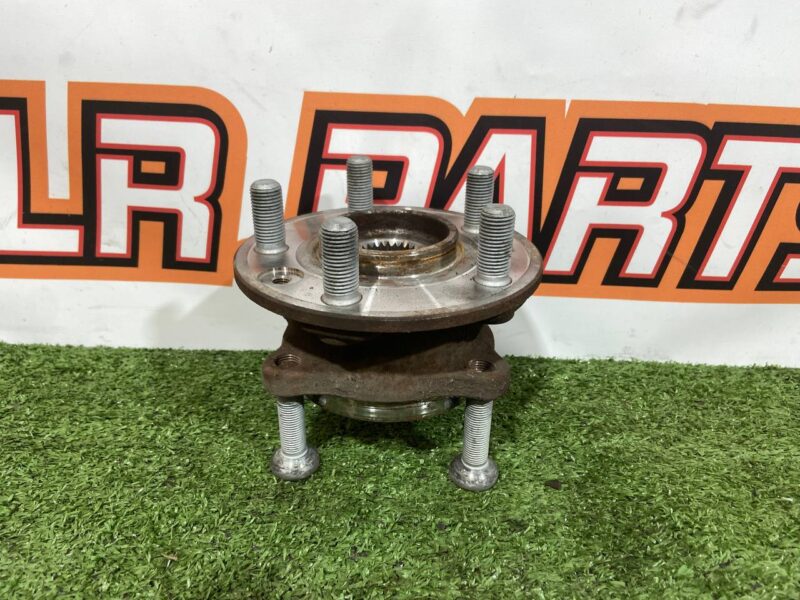 T4A35043 Front hub REST Jaguar F-Pace X761 (2017-) Used cost 230 € in stock 4 pcs.