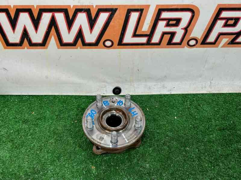 T4A35043 Front hub REST Jaguar F-Pace X761 (2017-) Used cost 230 € in stock 4 pcs.