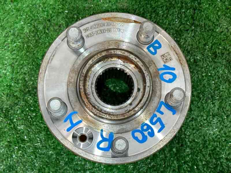 T4A35043 Front hub REST Jaguar F-Pace X761 (2017-) Used cost 230 € in stock 4 pcs.