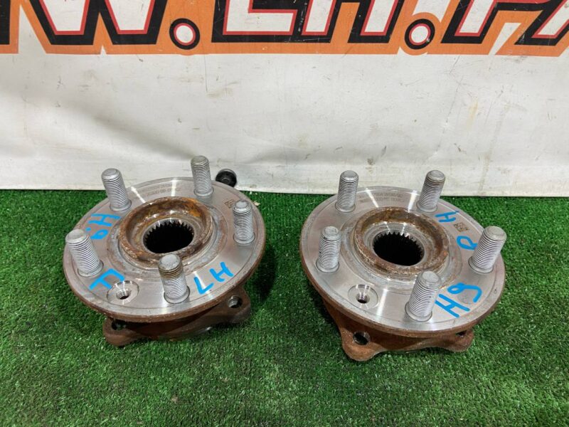 T4A35043 Front hub REST Jaguar F-Pace X761 (2017-) Used cost 230 € in stock 4 pcs.