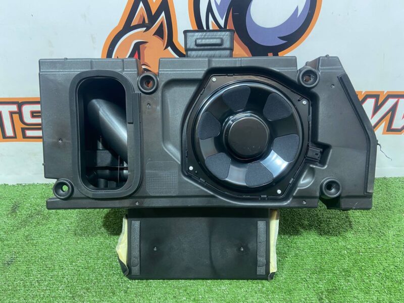 LR033287 Premium audio system subwoofer Meridian Range Rover L405 (2013-2021) Used cost 170 € in stock 3 pcs.