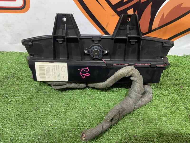 LR033681 Instrument panel TFT Range Rover L405 (2013-2021) Used cost 650 € in stock 2 pcs.