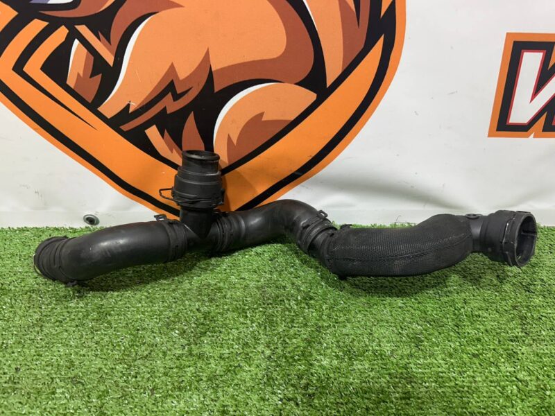LR034641 Cooling pipe 3.0TD Range Rover Sport L494 (2014-2022) Used cost 35 € in stock 2 pcs.