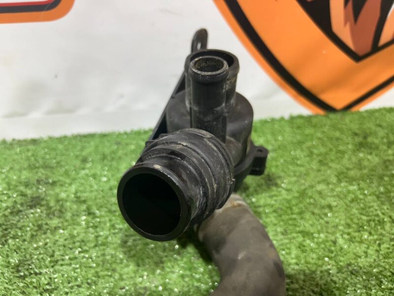 LR034653 Thermostat 3.0D Range Rover Sport L494 (2014-2022) Used cost 750 € in stock 2 pcs.