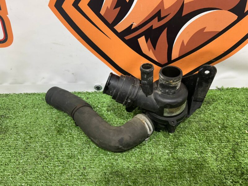 LR034653 Thermostat 3.0D Range Rover Sport L494 (2014-2022) Used cost 750 € in stock 2 pcs.