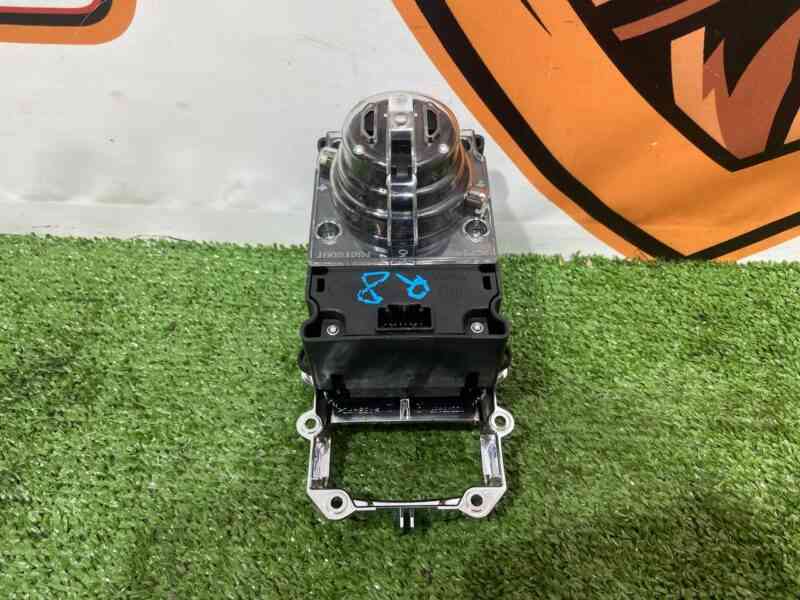 LR034848 Suspension control unit Range Rover L405 (2013-2021) Used cost 300 € in stock 1 pcs.
