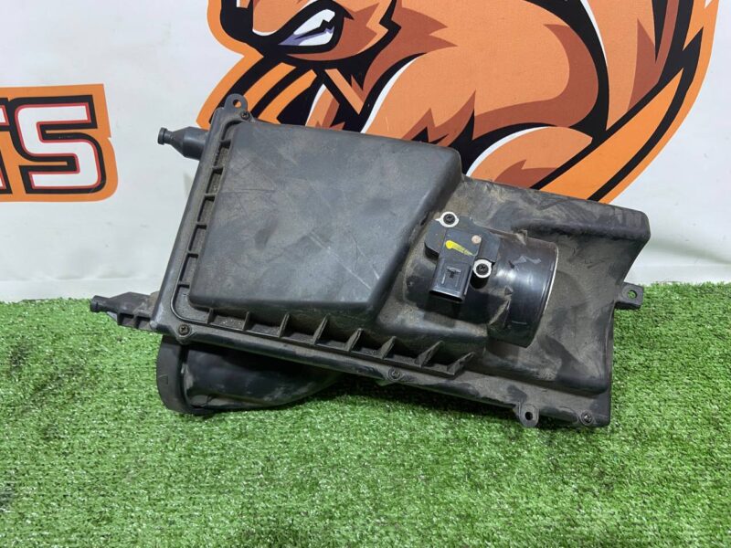 LR036425 Air filter housing right Range Rover L405 (2013-2021) Used - Image 12