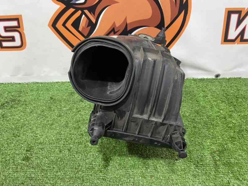 LR036425 Air filter housing right Range Rover L405 (2013-2021) Used - Image 14
