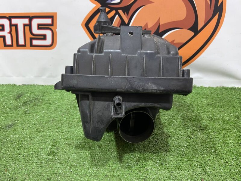 LR036425 Air filter housing right Range Rover L405 (2013-2021) Used - Image 15