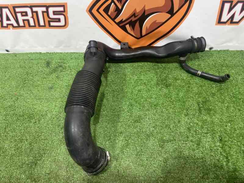 LR036465 Intercooler pipe 3.0TD Range Rover Sport L494 (2014-2022) Used cost 50 € in stock 2 pcs.
