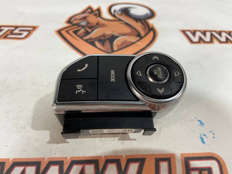 LR037419 Left steering wheel buttons Range Rover L405 (2013-2021) Used cost 50 € in stock 1 pcs.