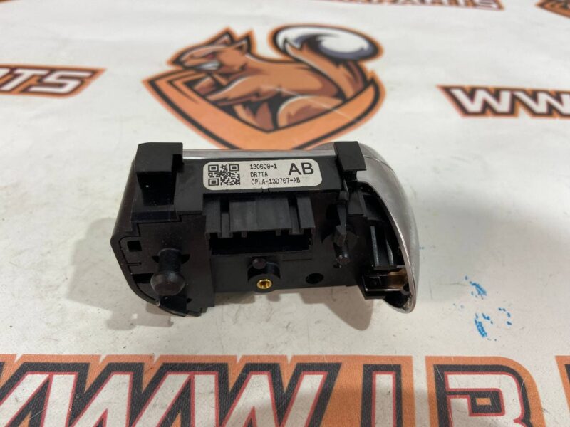 LR037419 Left steering wheel buttons Range Rover L405 (2013-2021) Used cost 50 € in stock 1 pcs.