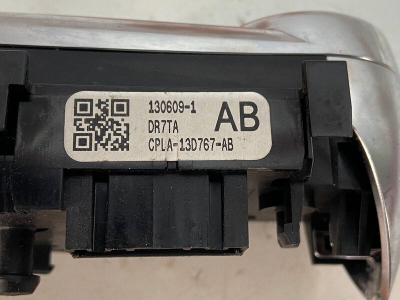 LR037419 Left steering wheel buttons Range Rover L405 (2013-2021) Used cost 50 € in stock 1 pcs.
