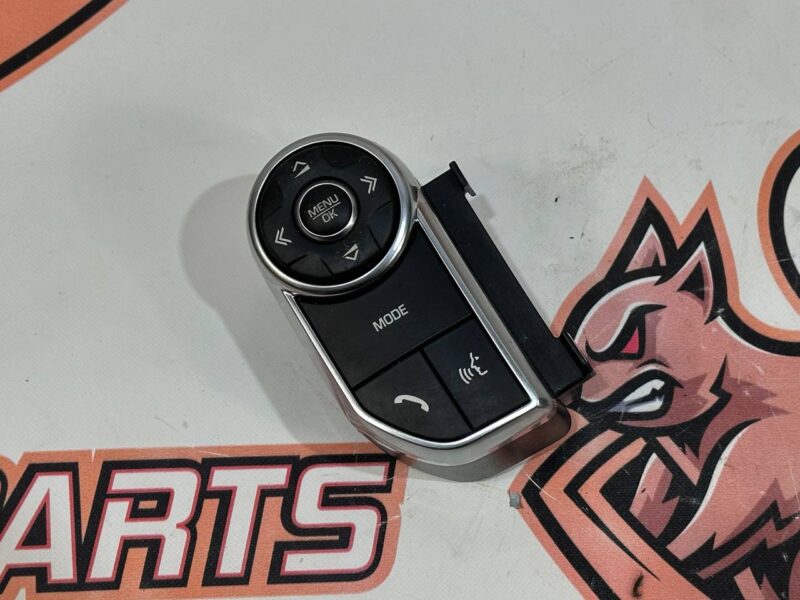 LR037419 Left steering wheel buttons Range Rover L405 (2013-2021) Used cost 50 € in stock 1 pcs.