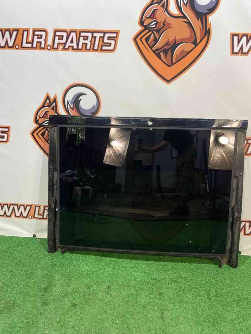 LR038285 Panorama rear roof glass Range Rover Sport L494 (2014-2022) Used cost 400 € in stock 2 pcs.