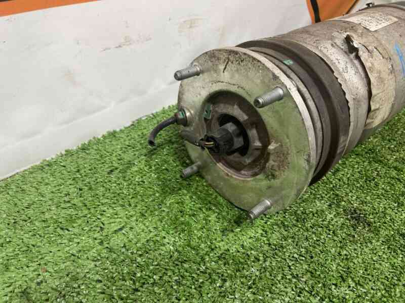 LR038801 Front right shock absorber Range Rover L405 (2013-2021) used cost 335 € in stock 1 pcs.