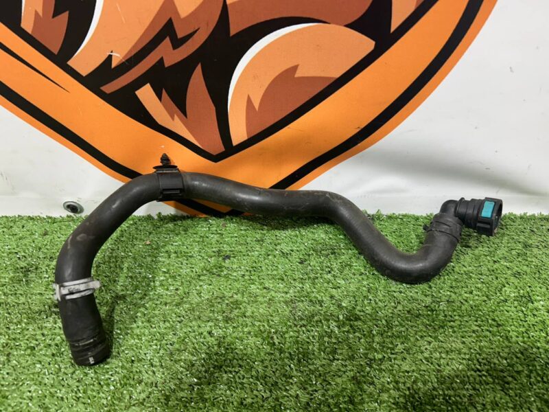 LR039260 3.0TD cooling pipe from thermostat to engine, Upper Range Rover Sport L494 (2014-2022) Used cost 20 € in stock 2 pcs.