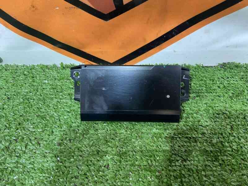LR042095 Screen control unit HLDF right Range Rover Sport L494 (2014-2022) Used cost 50 € in stock 1 pcs.