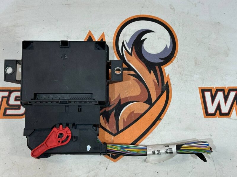 LR070636 Electronic handbrake control unit Range Rover Sport L494 (2014-2022) USED cost 90 € in stock 1 pcs.