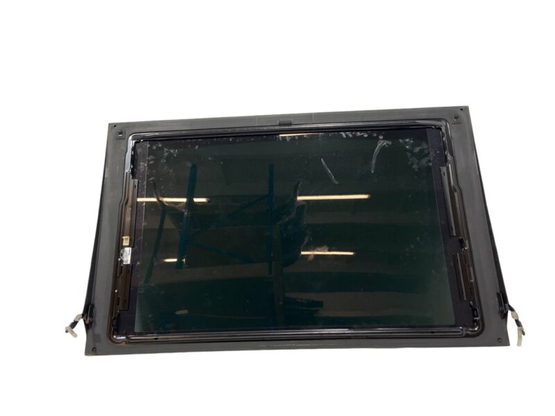 LR043926 Roof glass panorama middle Range Rover Sport L494 (2014-2022) Used cost 330 € in stock 6 pcs.