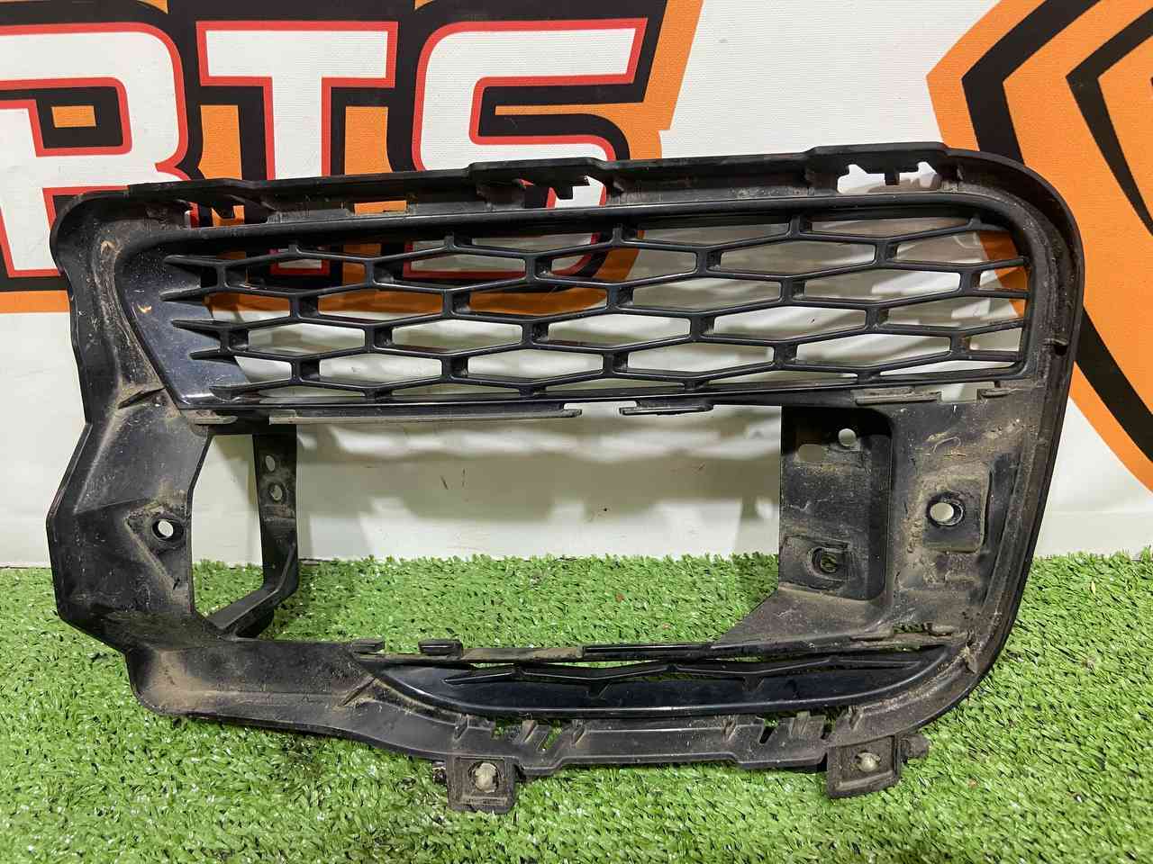 LR045034 Front left bumper grill Range Rover Sport L494 (2014-2022) used cost 43 € in stock 1 pcs.