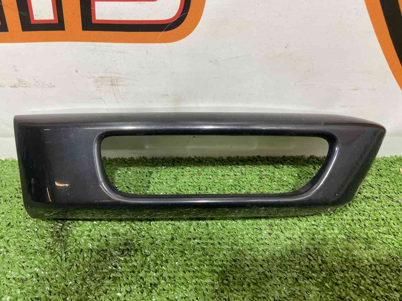 LR045048 Fog lamp cover right Range Rover Sport L494 (2014-2022) Used cost 45 € in stock 1 pcs.