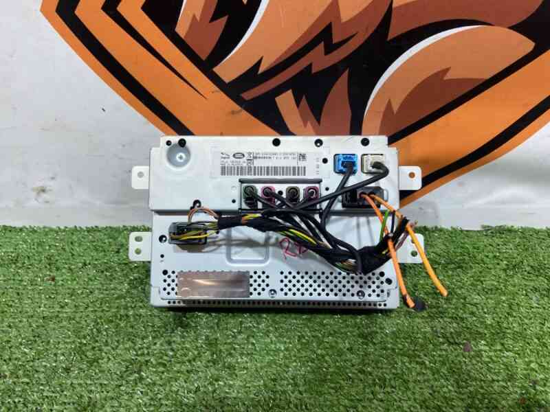 LR045920 Screen HLDF Range Rover L405 (2013-2021) Used cost 400 € in stock 1 pcs.