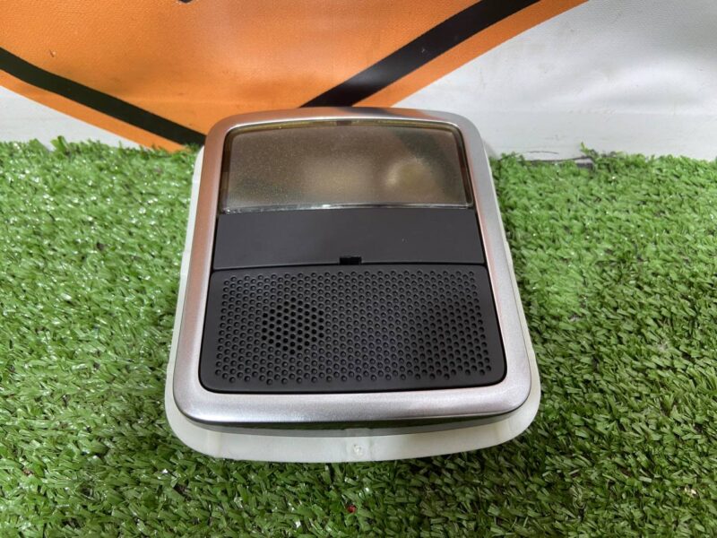 LR046247 Console on the passenger side right Range Rover L405 (2013-2021) Used cost 100 € in stock 1 pcs.