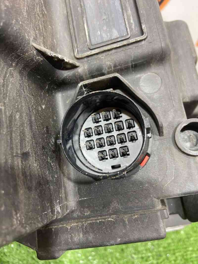 LR046926 Left headlight Range Rover L405 (2013-2021) used - Image 12