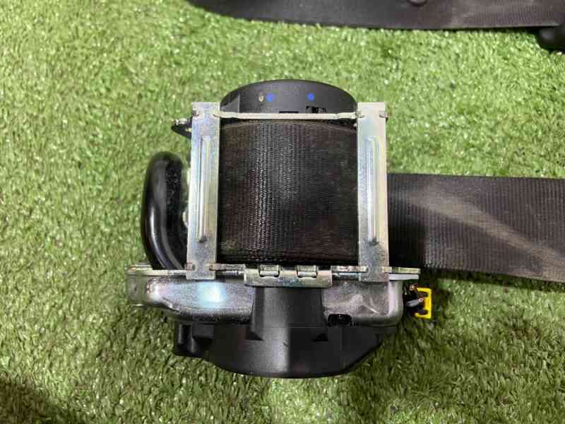 LR047682 Front right seat belt Range Rover Sport L494 (2014-2022) Used cost 80 € in stock 1 pcs.