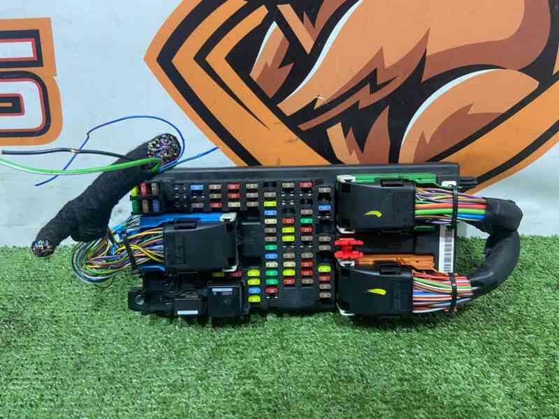 LR048616 Fuse box Range Rover L405 (2013-2021) Used cost 250 € in stock 2 pcs.
