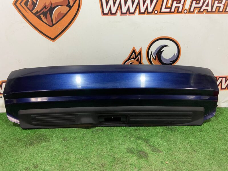 LR049220 Lower trunk lid Range Rover L405 (2013-2021) Used cost 350 € in stock 1 pcs.