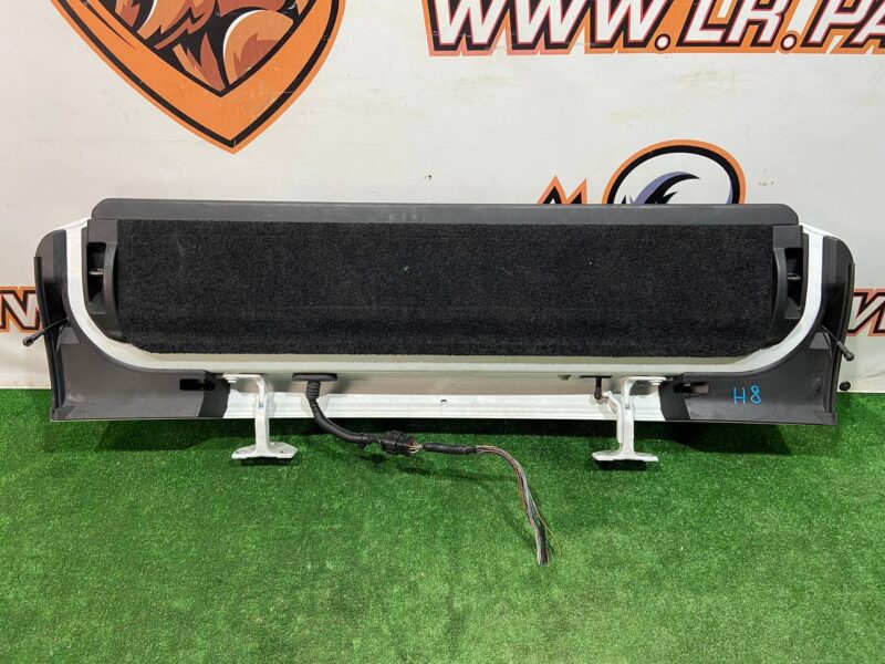 LR049220 Lower trunk lid Range Rover L405 (2013-2021) Used - Image 12