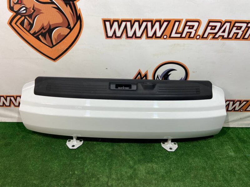 LR049220 Lower trunk lid Range Rover L405 (2013-2021) Used - Image 13