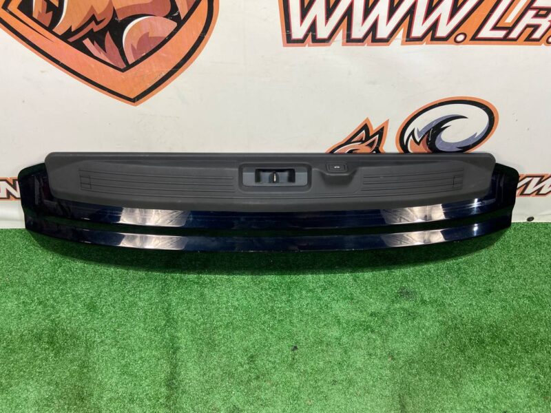 LR049220 Lower trunk lid Range Rover L405 (2013-2021) Used - Image 20