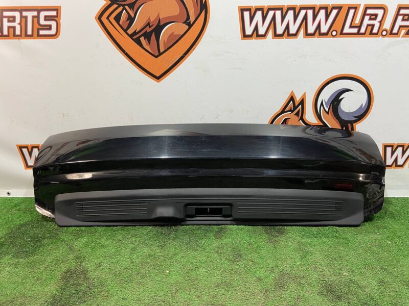 LR049220 Lower trunk lid Range Rover L405 (2013-2021) Used cost 350 € in stock 1 pcs.
