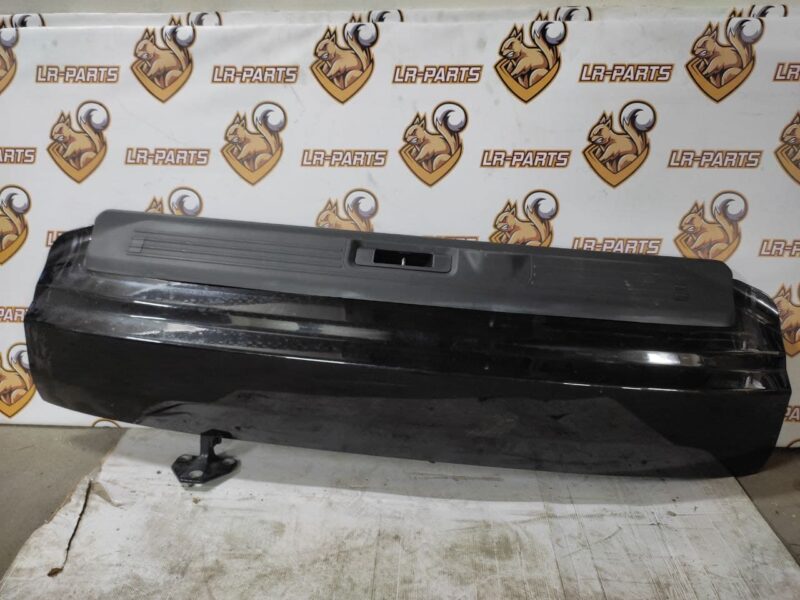 LR049220 Lower trunk lid Range Rover L405 (2013-2021) Used cost 350 € in stock 1 pcs.