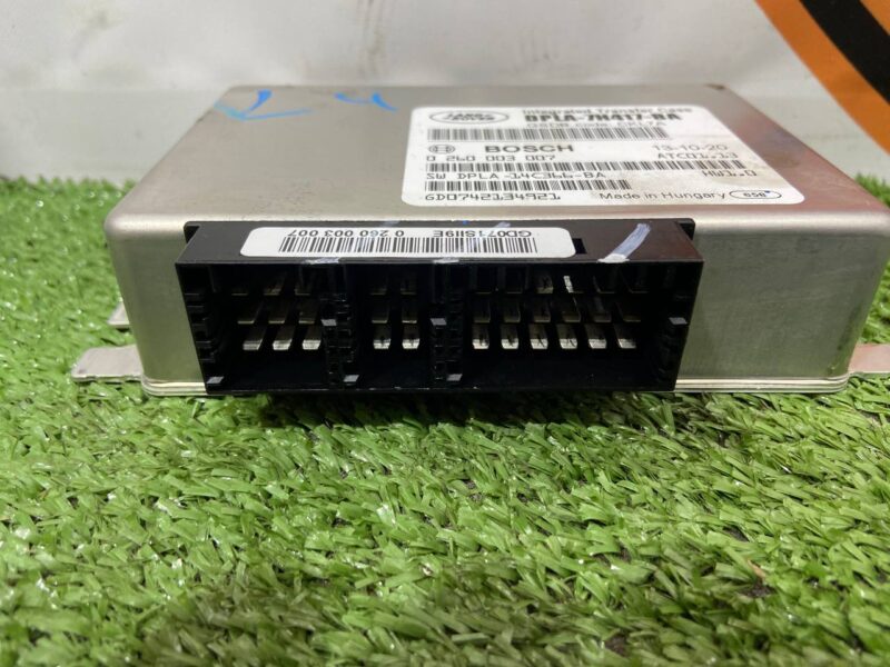 LR052557 Transfer Case Control Module Range Rover L405 (2013-2021) Used cost 95 € in stock 1 pcs.