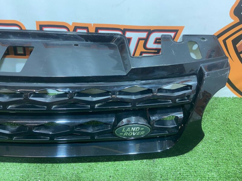 LR054765 Radiator grille Range Rover Sport L494 (2014-2022) Used cost 140 € in stock 2 pcs.