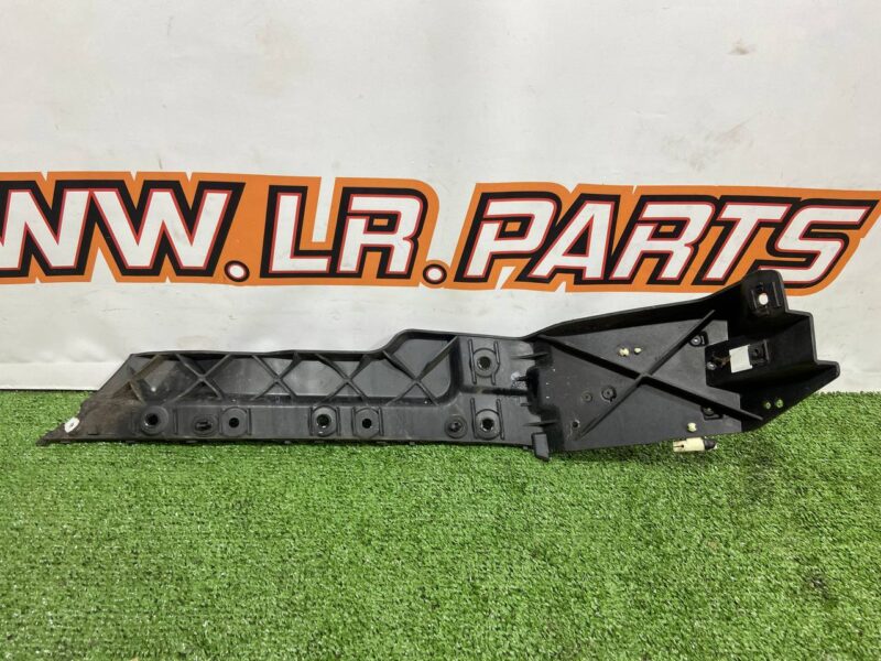 LR055888 Rear Left Bumper Mounting Bracket RANGE ROVER SPORT (L494) 2013- Used cost 50 € in stock 1 pcs.