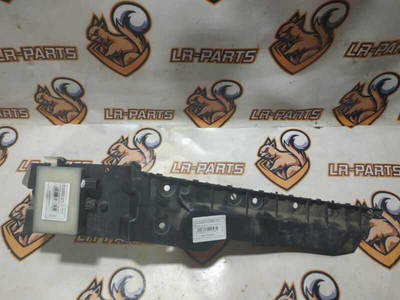 LR055888 Rear Left Bumper Mounting Bracket RANGE ROVER SPORT (L494) 2013- Used cost 50 € in stock 1 pcs.
