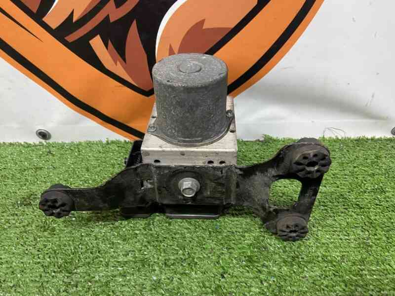 LR056059 ABS block RANGE ROVER L405 13- Used cost 400 € in stock 1 pcs.