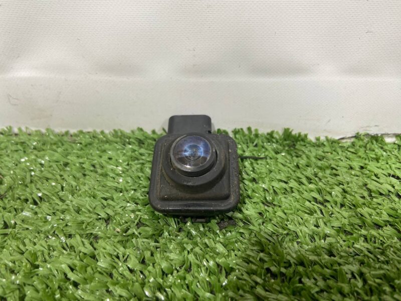LR056230 Rear view camera RANGE ROVER SPORT (L494) 2013- Used cost 180 € in stock 1 pcs.