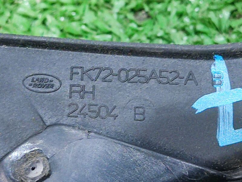 LR061135 Molding front right pillar Land Rover Discovery Sport L550 (2015-) Used cost 50 € in stock 4 pcs.