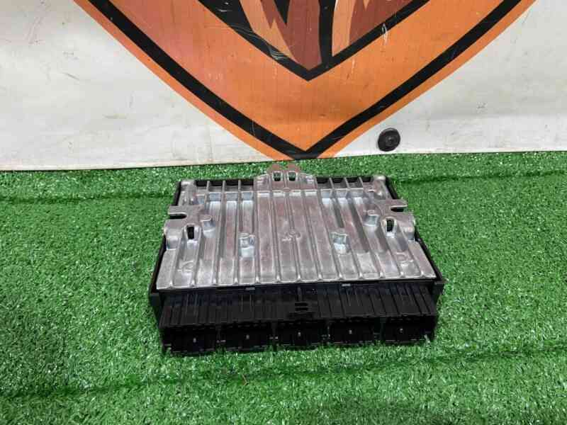 LR061457 RANGE ROVER L405 13 air suspension control unit- Used cost 100 € in stock 1 pcs.
