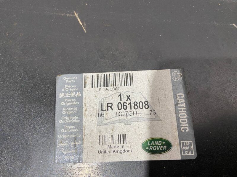 LR061808 Front right wing Range Rover L405 (2013-2021) Used cost 420 € in stock 6 pcs.