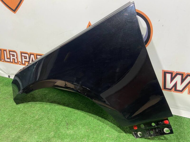 LR061809 Front left wing Range Rover L405 (2013-2021) Used cost 400 € in stock 6 pcs.