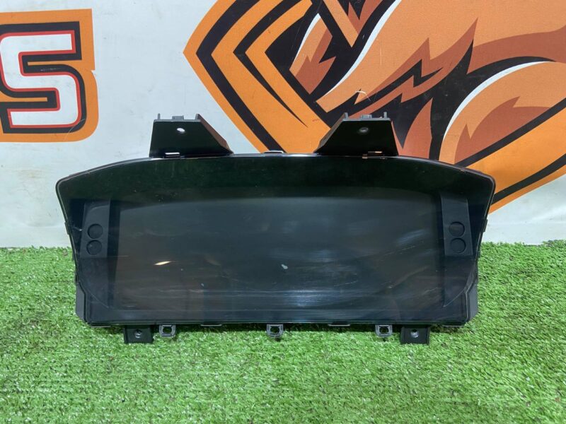 LR069049 Dashboard dashboard TFT -2017 Range Rover L405 (2013-2021) Used cost 750 € in stock 1 pcs.
