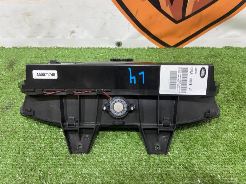 LR069049 Dashboard dashboard TFT -2017 Range Rover L405 (2013-2021) Used cost 750 € in stock 1 pcs.